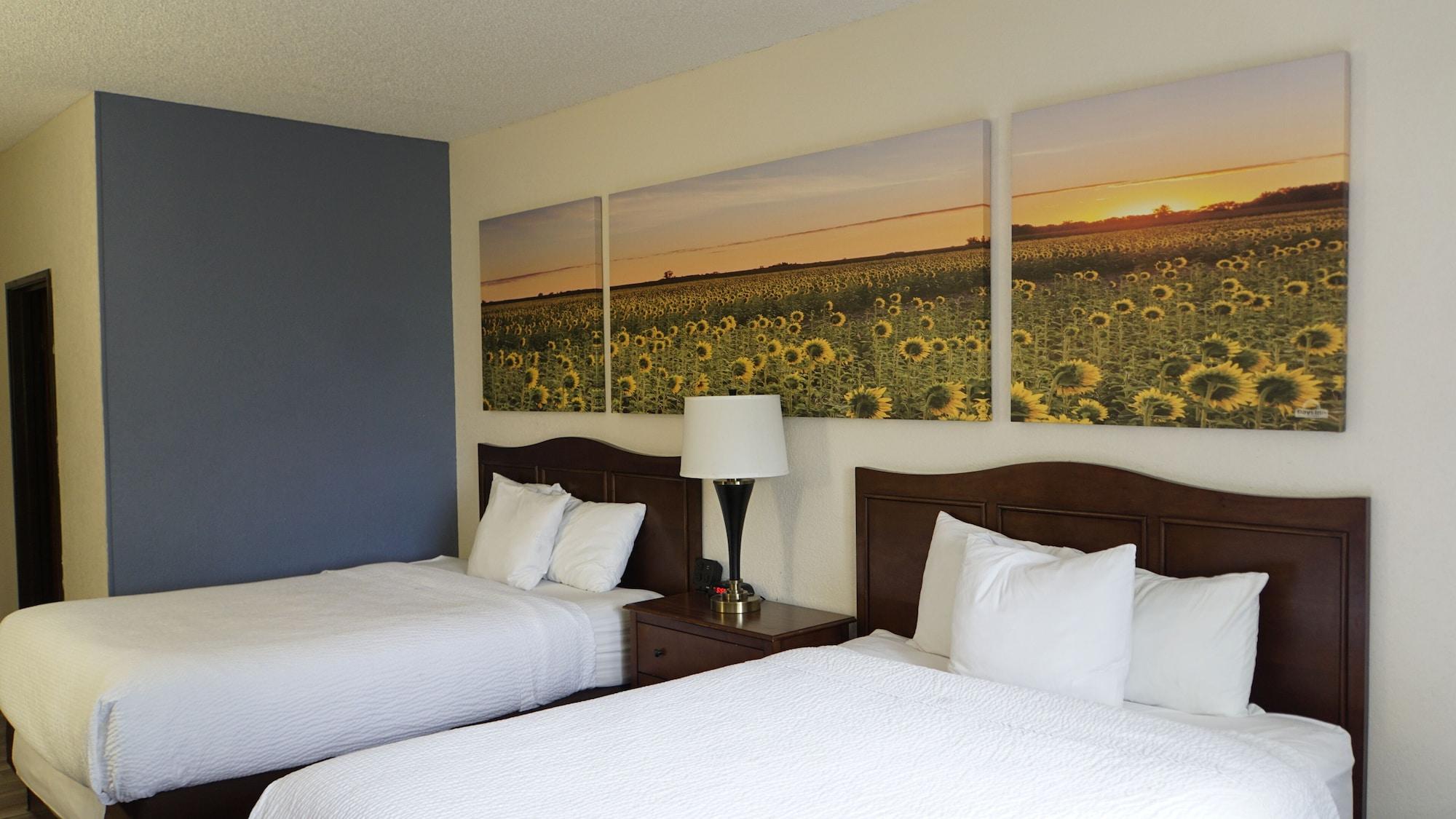 Days Inn By Wyndham Topeka Exteriér fotografie
