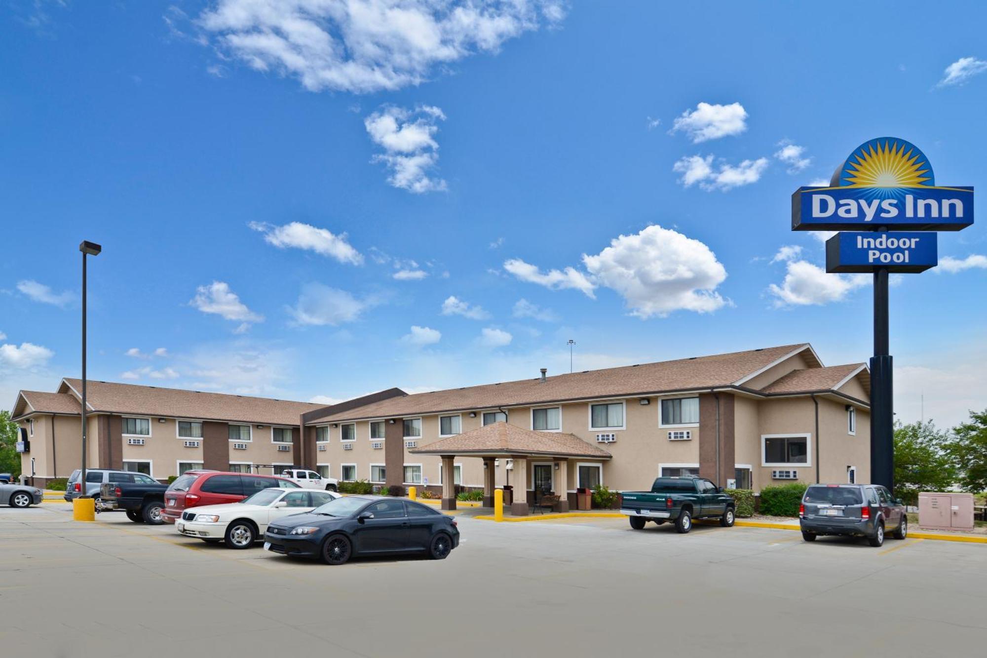 Days Inn By Wyndham Topeka Exteriér fotografie